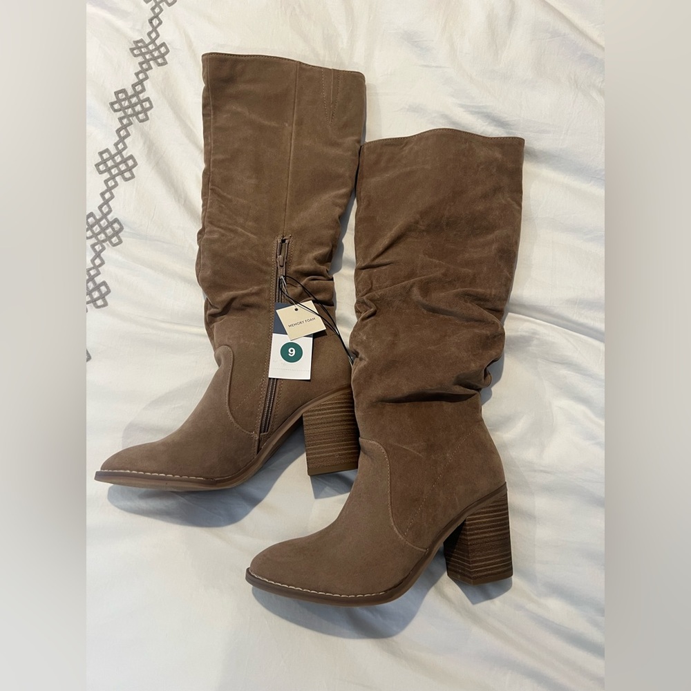 Women’s knee Height faux suede Boots